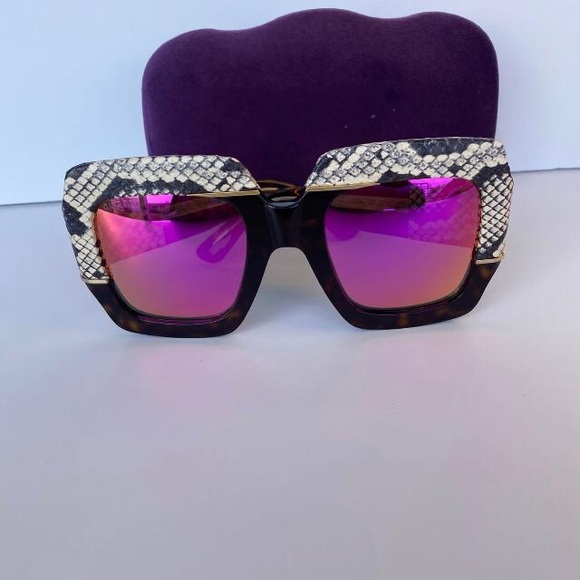 New Authentic- Gucci pink GG0484s 006 Oversized Square Sunglasses - Picture 11 of 16